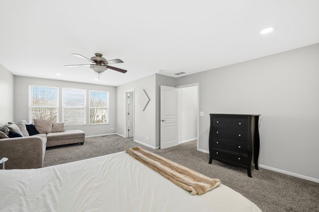 136 Lilac Street, Bolingbrook, IL 60490