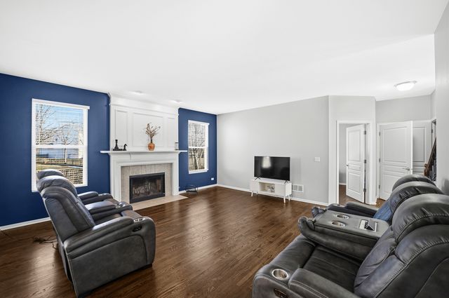 136 Lilac Street, Bolingbrook, IL 60490