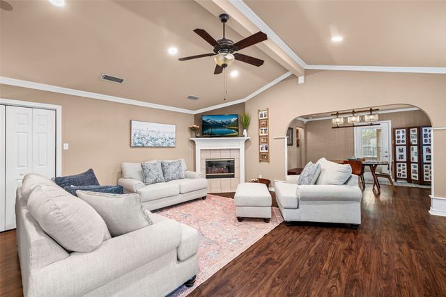 1208 Henard Lane, Granbury, TX 76048