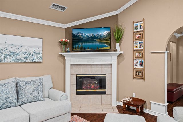 1208 Henard Lane, Granbury, TX 76048