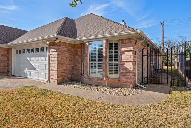 1208 Henard Lane, Granbury, TX 76048