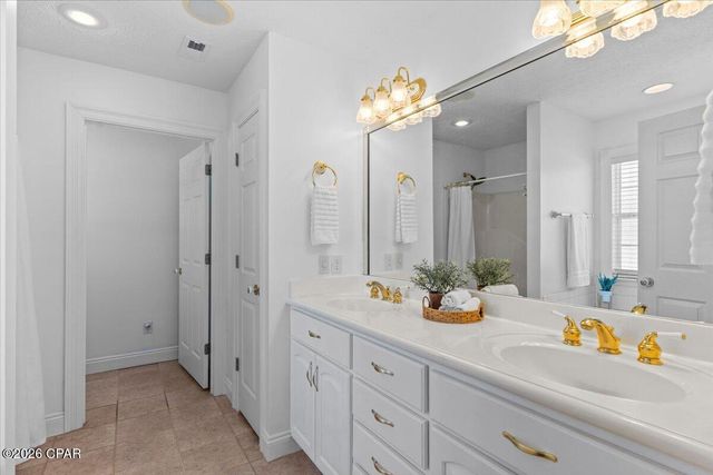 5192 Pine Ridge Drive, Chipley, FL 32428