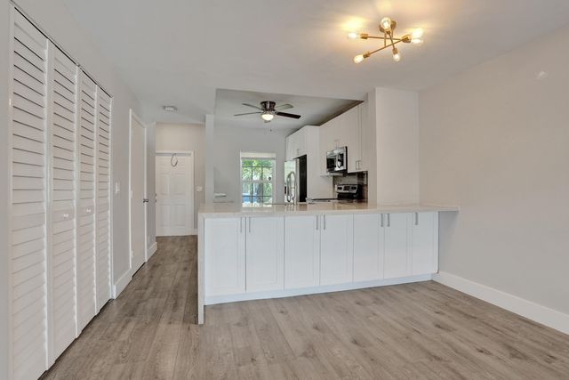 9913 NW 57TH Manor ., Coral Springs, FL 33076