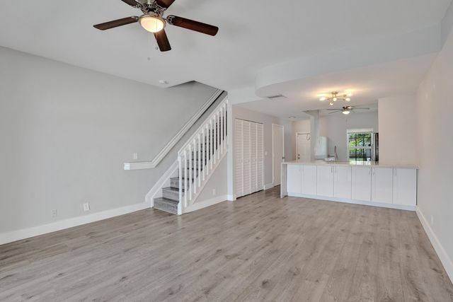 9913 NW 57TH Manor ., Coral Springs, FL 33076