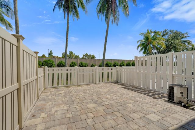 9913 NW 57TH Manor ., Coral Springs, FL 33076