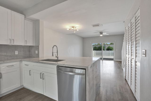 9913 NW 57TH Manor ., Coral Springs, FL 33076