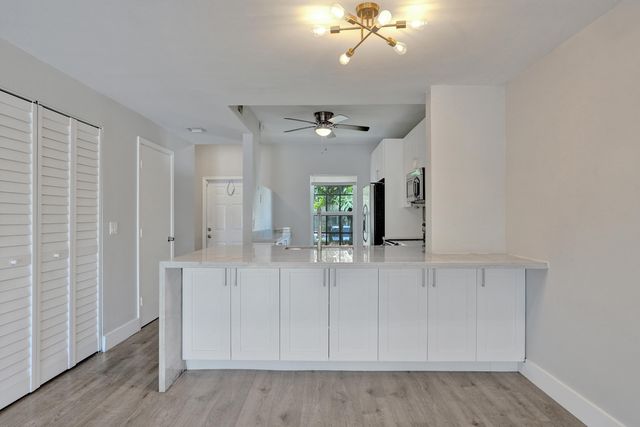9913 NW 57TH Manor ., Coral Springs, FL 33076
