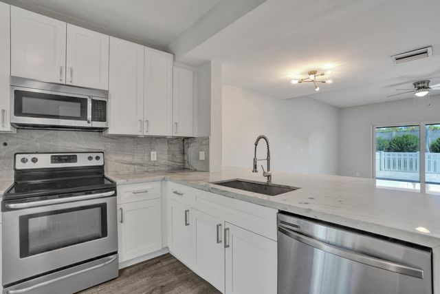 9913 NW 57TH Manor ., Coral Springs, FL 33076