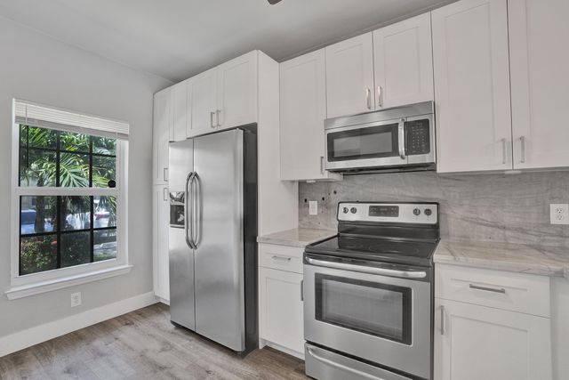 9913 NW 57TH Manor ., Coral Springs, FL 33076