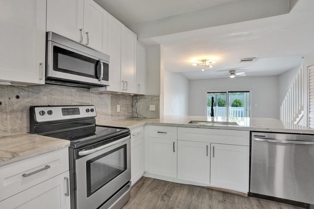 9913 NW 57TH Manor ., Coral Springs, FL 33076