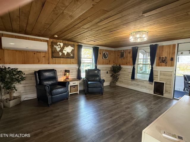 1995 Clarkrange-Monterey Hwy, Monterey, TN 38574