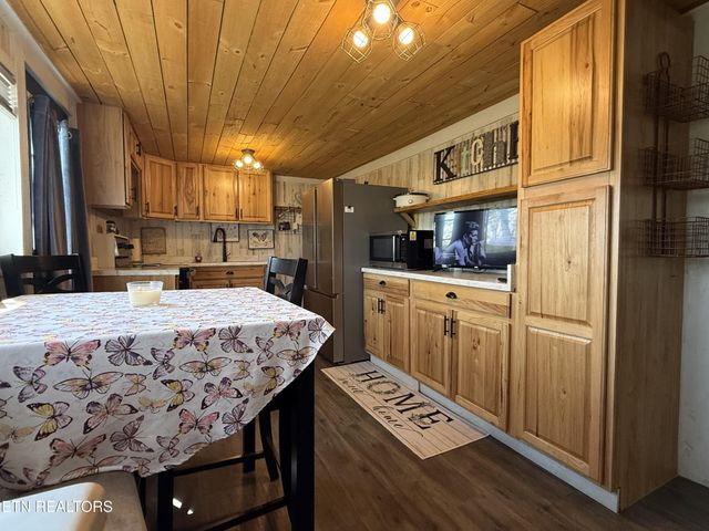 1995 Clarkrange-Monterey Hwy, Monterey, TN 38574