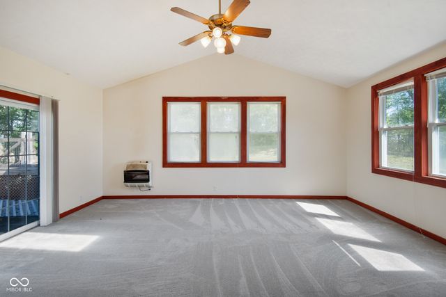 9166 W CO RD 50 N, Greensburg, IN 47240