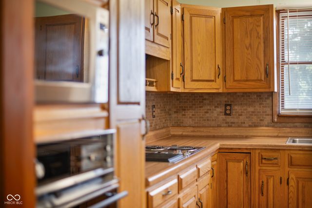 9166 W CO RD 50 N, Greensburg, IN 47240