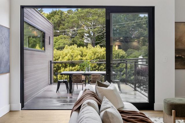 321 Loring Ave, Mill Valley, CA 94941