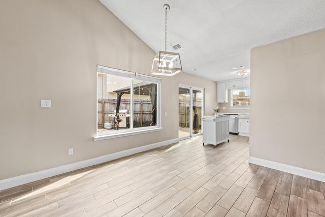 1833 Hunters Path, Fort Walton Beach, FL 32547