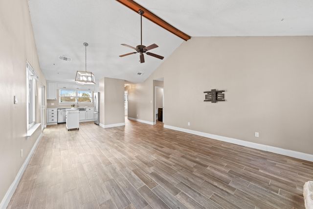 1833 Hunters Path, Fort Walton Beach, FL 32547