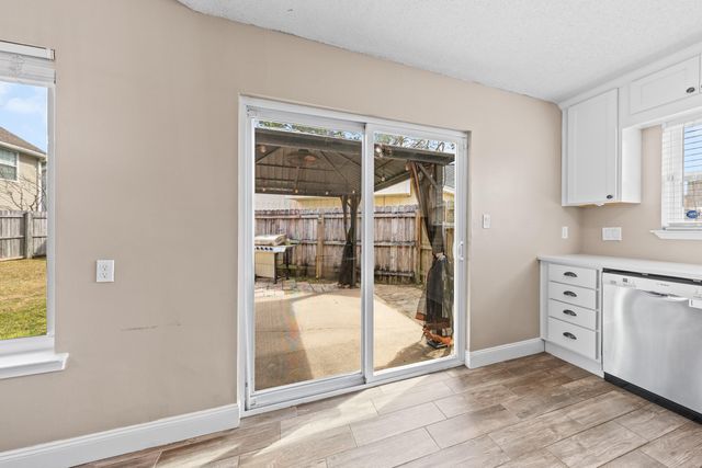 1833 Hunters Path, Fort Walton Beach, FL 32547