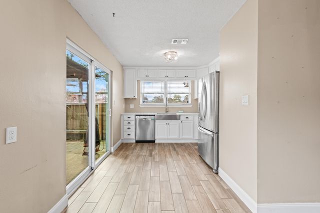 1833 Hunters Path, Fort Walton Beach, FL 32547