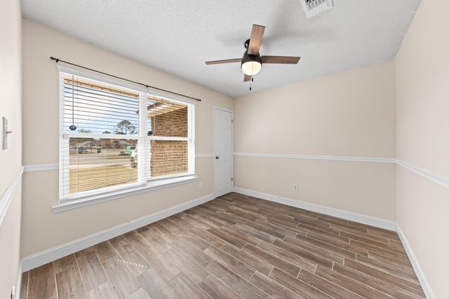 1833 Hunters Path, Fort Walton Beach, FL 32547