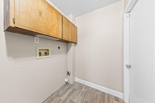 1833 Hunters Path, Fort Walton Beach, FL 32547