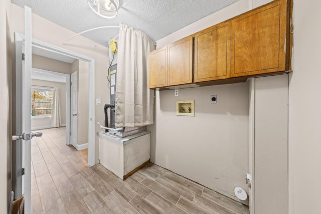 1833 Hunters Path, Fort Walton Beach, FL 32547