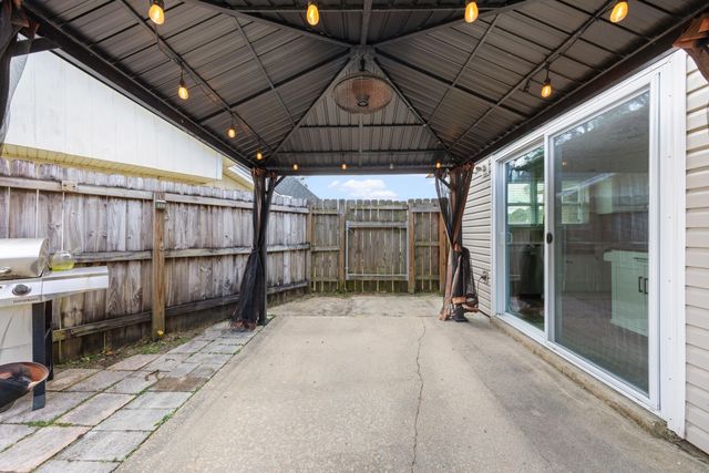 1833 Hunters Path, Fort Walton Beach, FL 32547