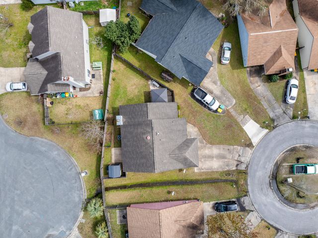 1833 Hunters Path, Fort Walton Beach, FL 32547