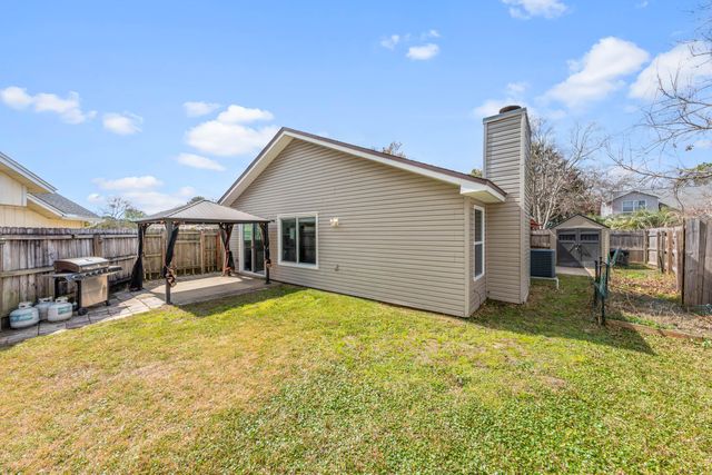 1833 Hunters Path, Fort Walton Beach, FL 32547