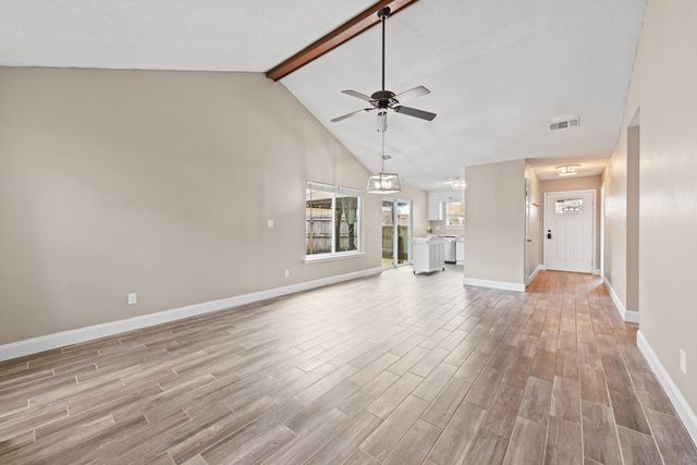 1833 Hunters Path, Fort Walton Beach, FL 32547