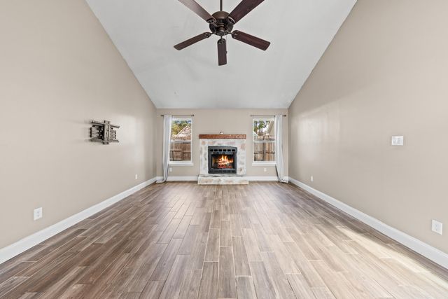 1833 Hunters Path, Fort Walton Beach, FL 32547