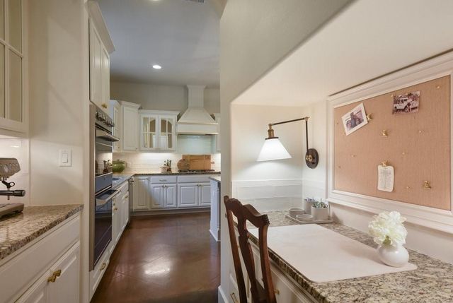 303 ROLLING GREEN DR, Lakeway, TX 78734