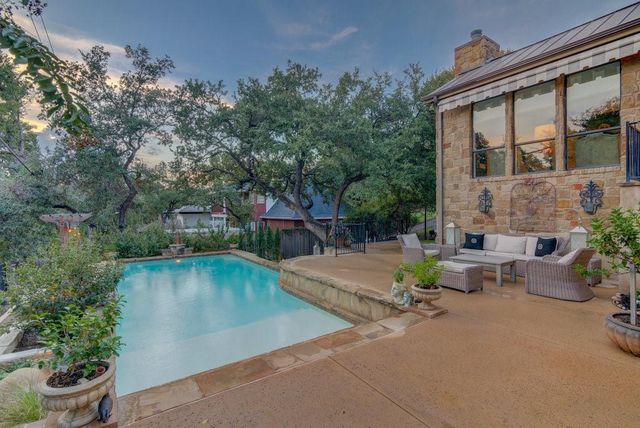 303 ROLLING GREEN DR, Lakeway, TX 78734