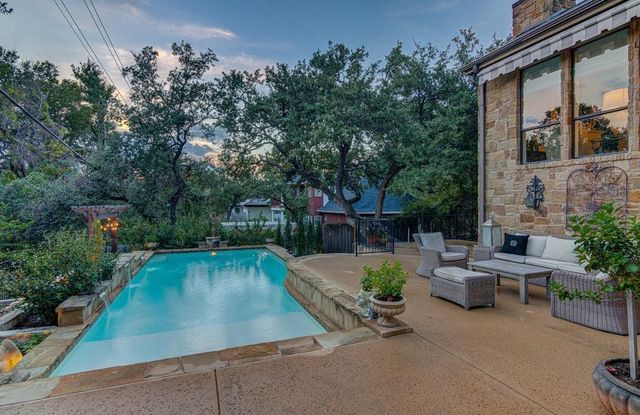 303 ROLLING GREEN DR, Lakeway, TX 78734