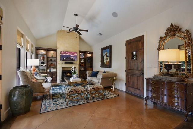 303 ROLLING GREEN DR, Lakeway, TX 78734