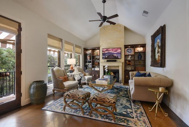 303 ROLLING GREEN DR, Lakeway, TX 78734