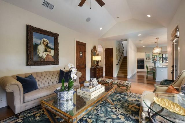 303 ROLLING GREEN DR, Lakeway, TX 78734