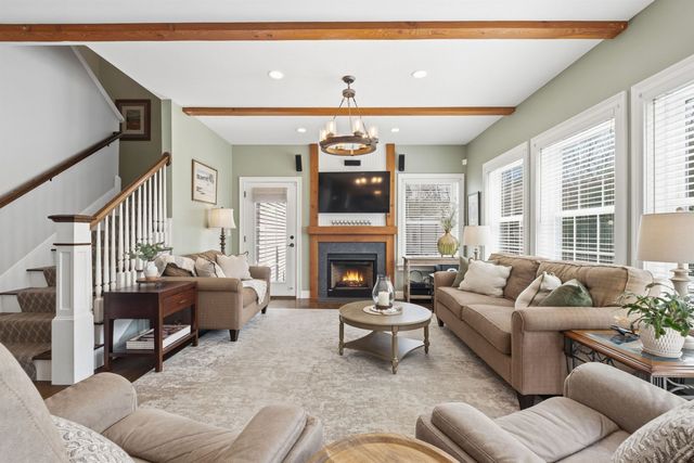 2 Goldenrod Lane, Concord, NH 03301