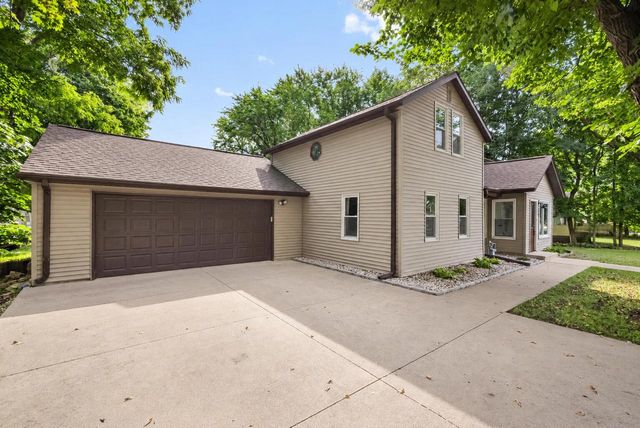110 N Harrison STREET, North Prairie, WI 53153