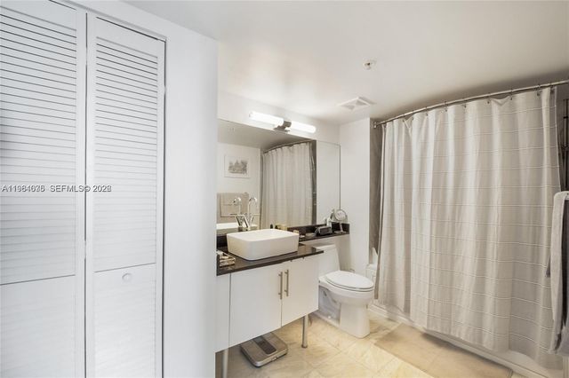 31 SE 5th St 2706, Miami, FL 33131