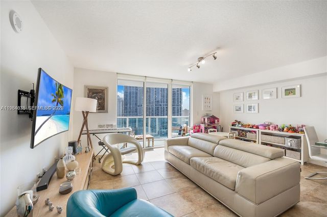 31 SE 5th St 2706, Miami, FL 33131