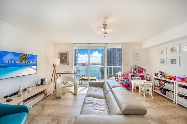 31 SE 5th St 2706, Miami, FL 33131