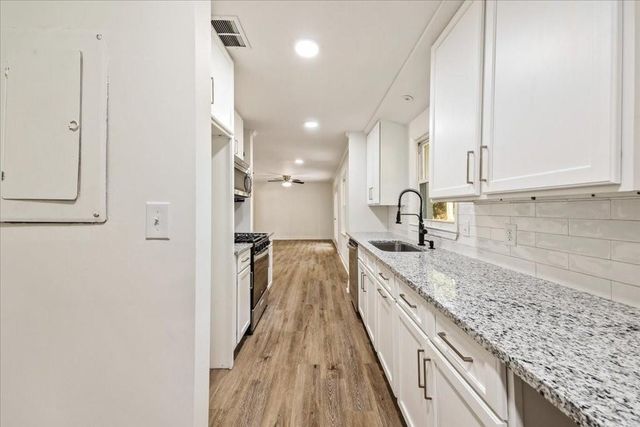 1348 Ridgewood SW Drive, Lilburn, GA 30047