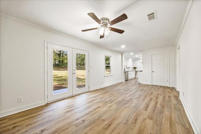 1348 Ridgewood SW Drive, Lilburn, GA 30047