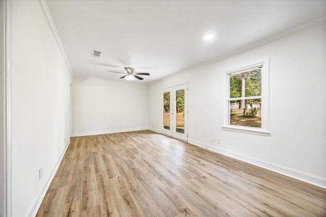 1348 Ridgewood SW Drive, Lilburn, GA 30047