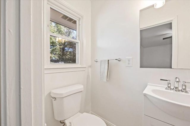 1348 Ridgewood SW Drive, Lilburn, GA 30047