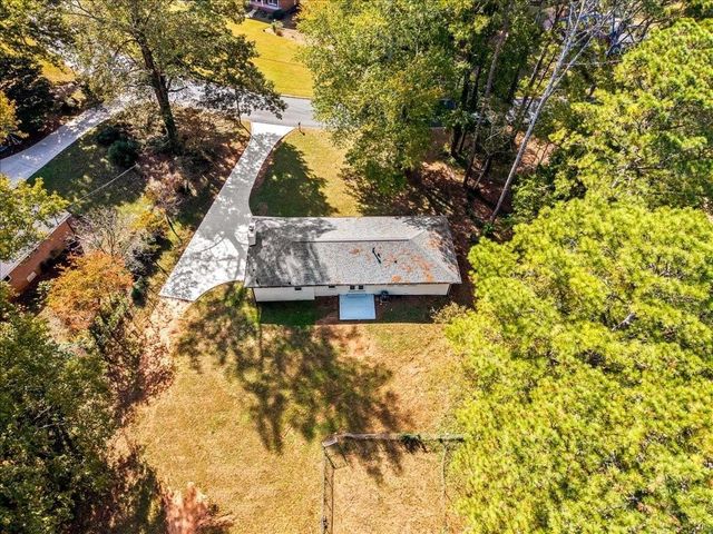 1348 Ridgewood SW Drive, Lilburn, GA 30047