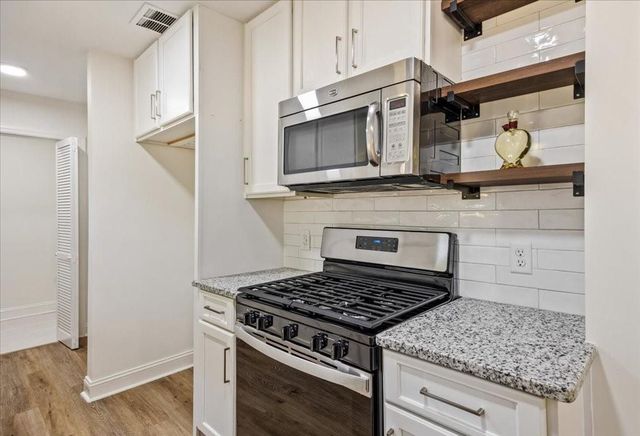 1348 Ridgewood SW Drive, Lilburn, GA 30047