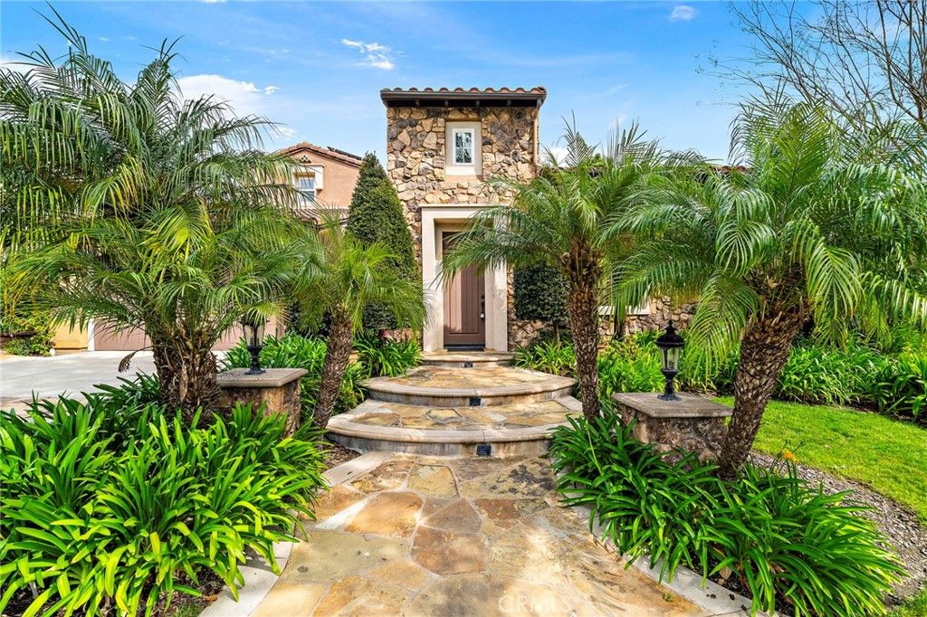 Image 1 of property listing at 28 Drackert Lane, Ladera Ranch, CA 92694