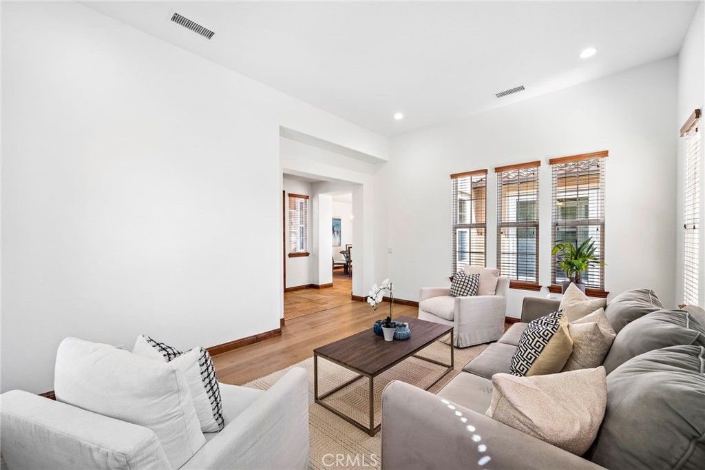 Image 3 of property listing at 28 Drackert Lane, Ladera Ranch, CA 92694